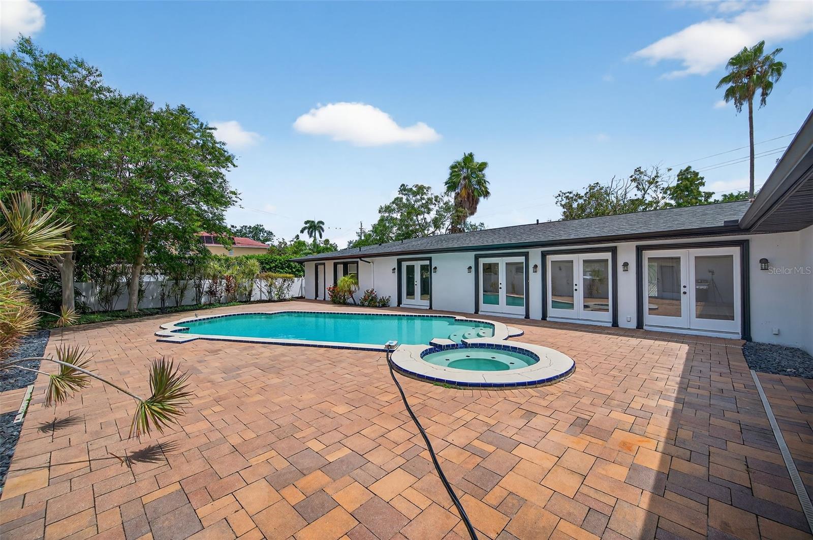Image 47 of 78 For 516 Davis Boulevard