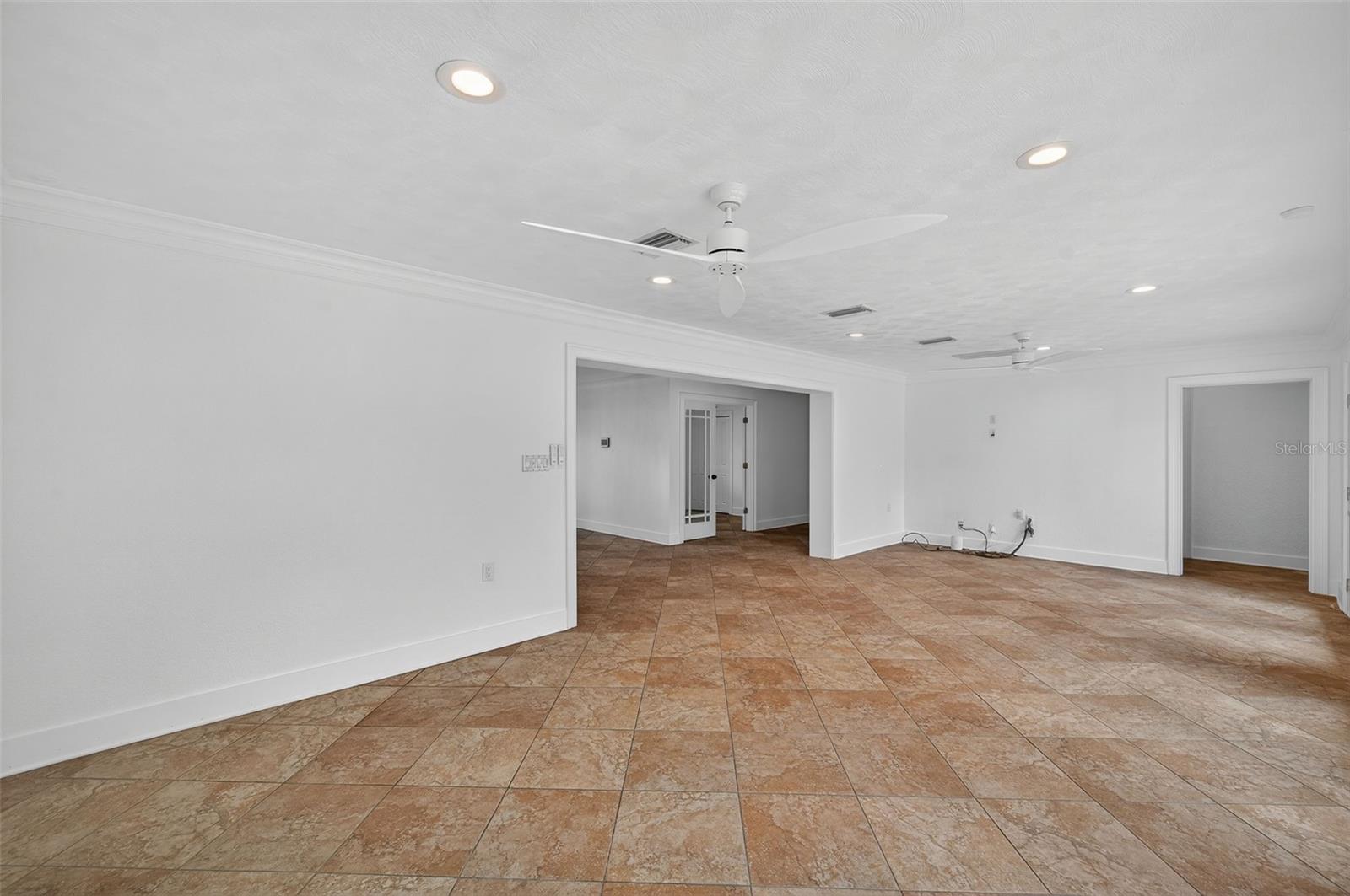 Image 55 of 78 For 516 Davis Boulevard