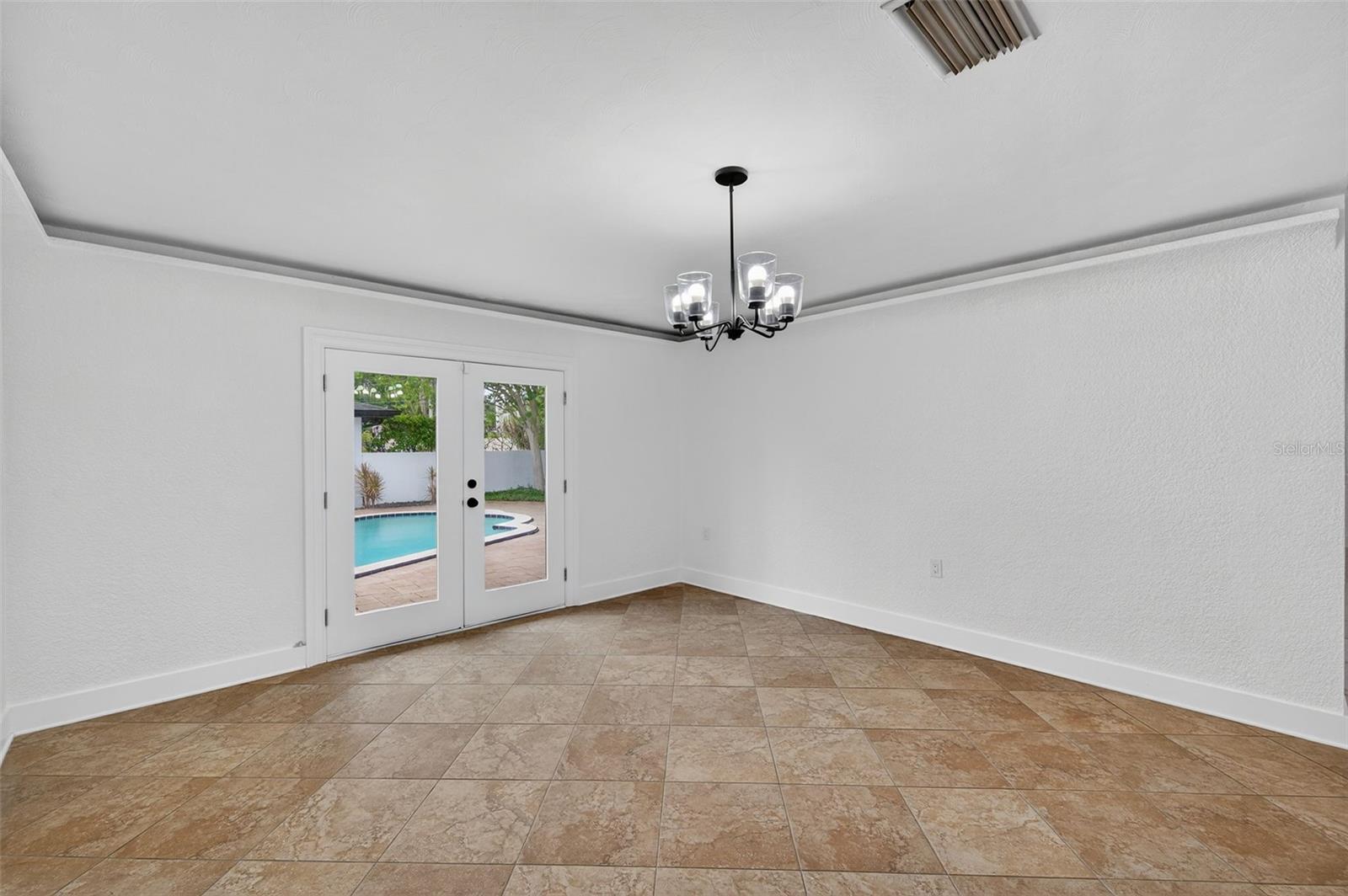 Image 57 of 78 For 516 Davis Boulevard
