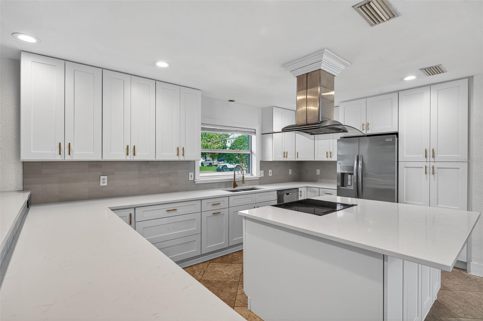 Image 65 of 78 For 516 Davis Boulevard