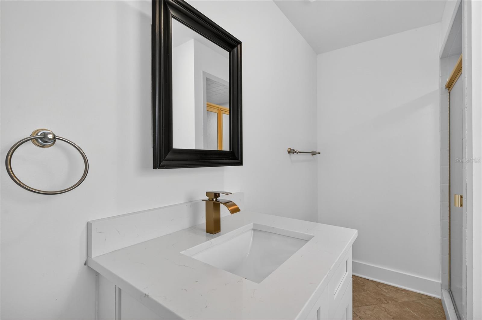 Image 82 of 96 For 516 Davis Boulevard 1