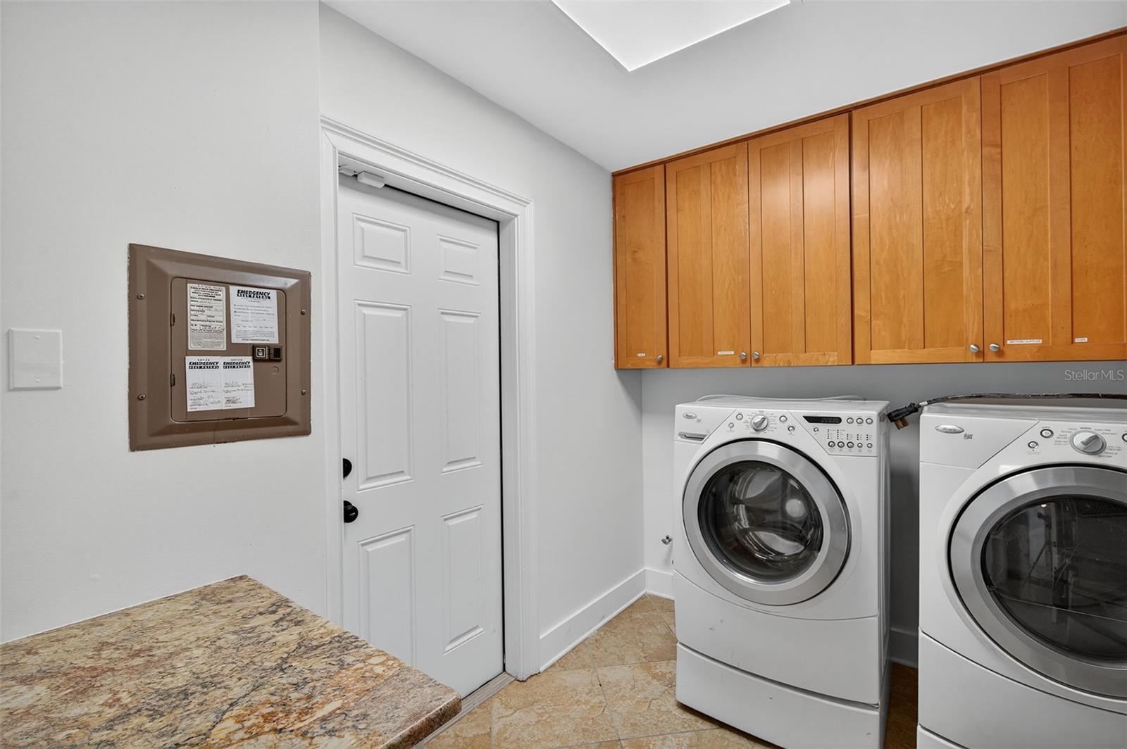 Image 85 of 96 For 516 Davis Boulevard 1