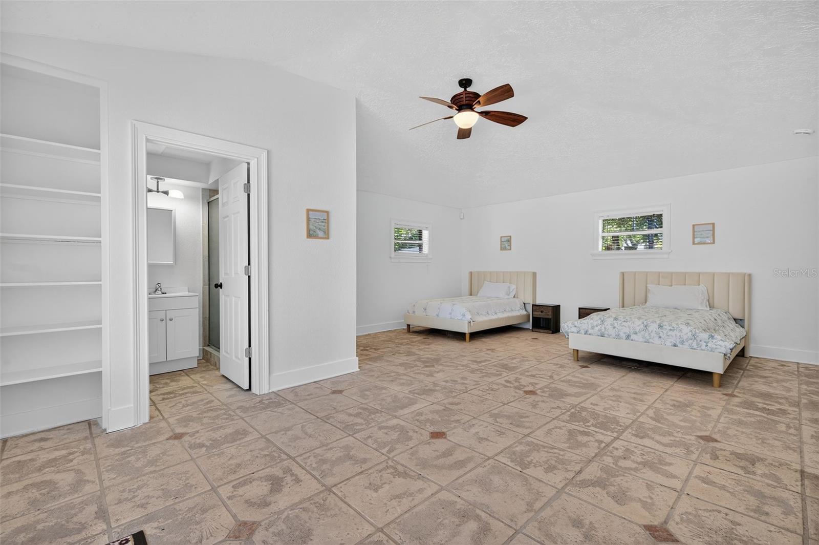 Image 88 of 96 For 516 Davis Boulevard 1