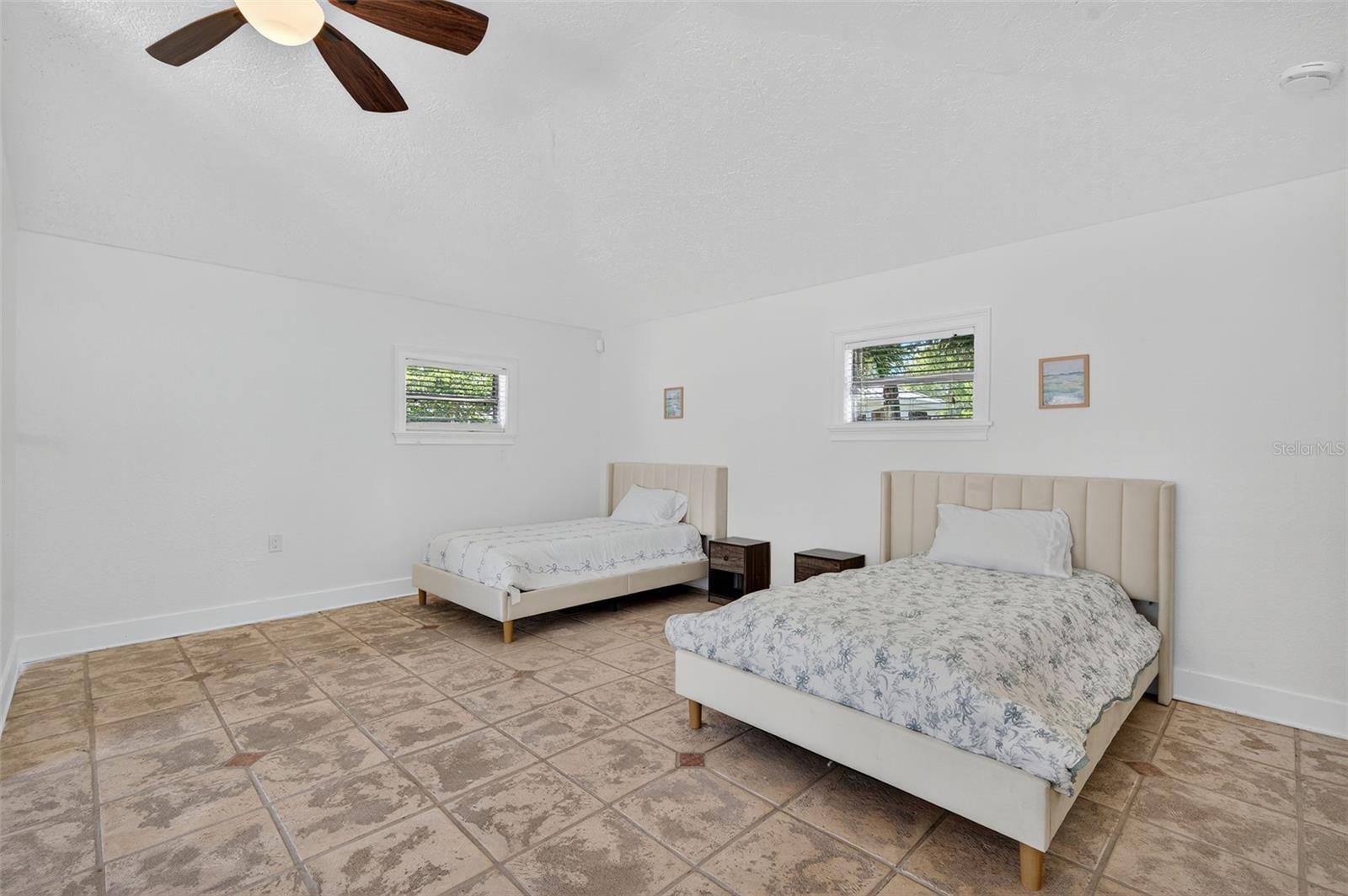 Image 89 of 96 For 516 Davis Boulevard 1