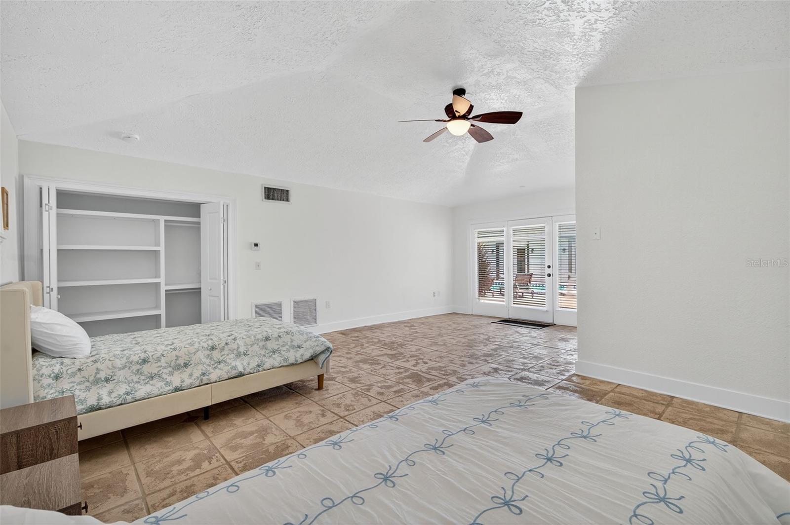 Image 91 of 96 For 516 Davis Boulevard 1