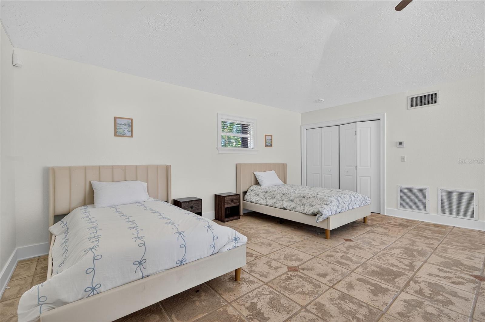 Image 92 of 96 For 516 Davis Boulevard 1