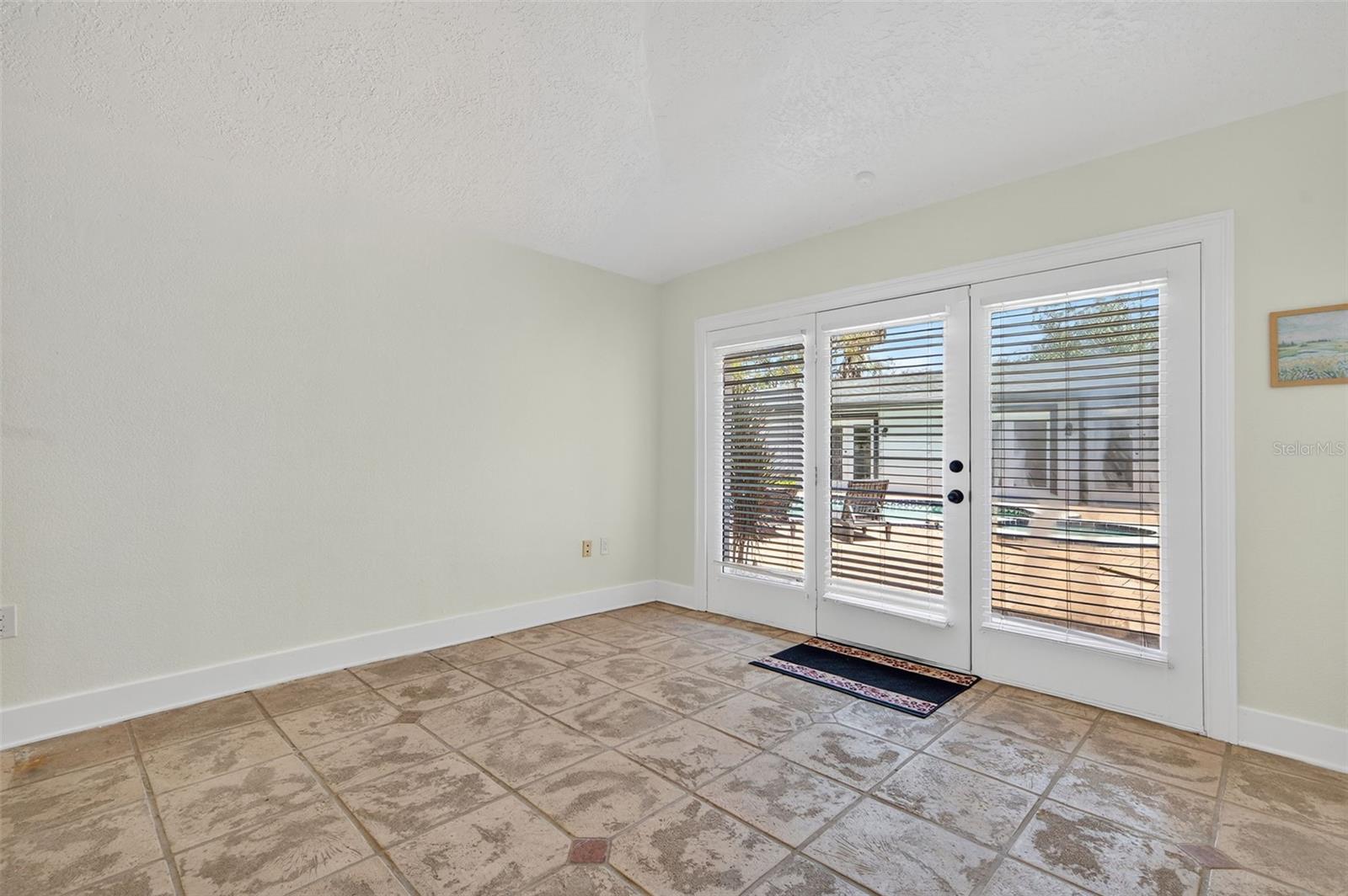 Image 95 of 96 For 516 Davis Boulevard 1