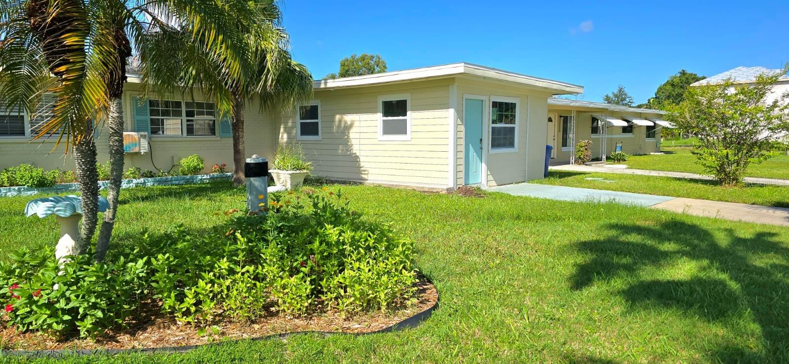 Image 2 of 14 For 621 Baywood Drive N