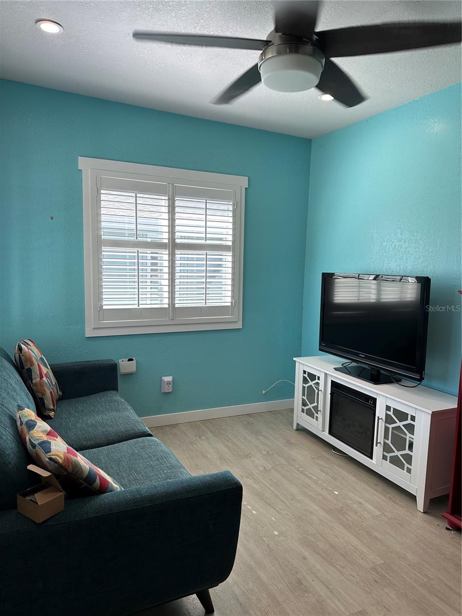 Image 3 of 16 For 4127 4th Avenue N