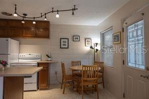 Image 4 of 9 For 145 10th Avenue N 8