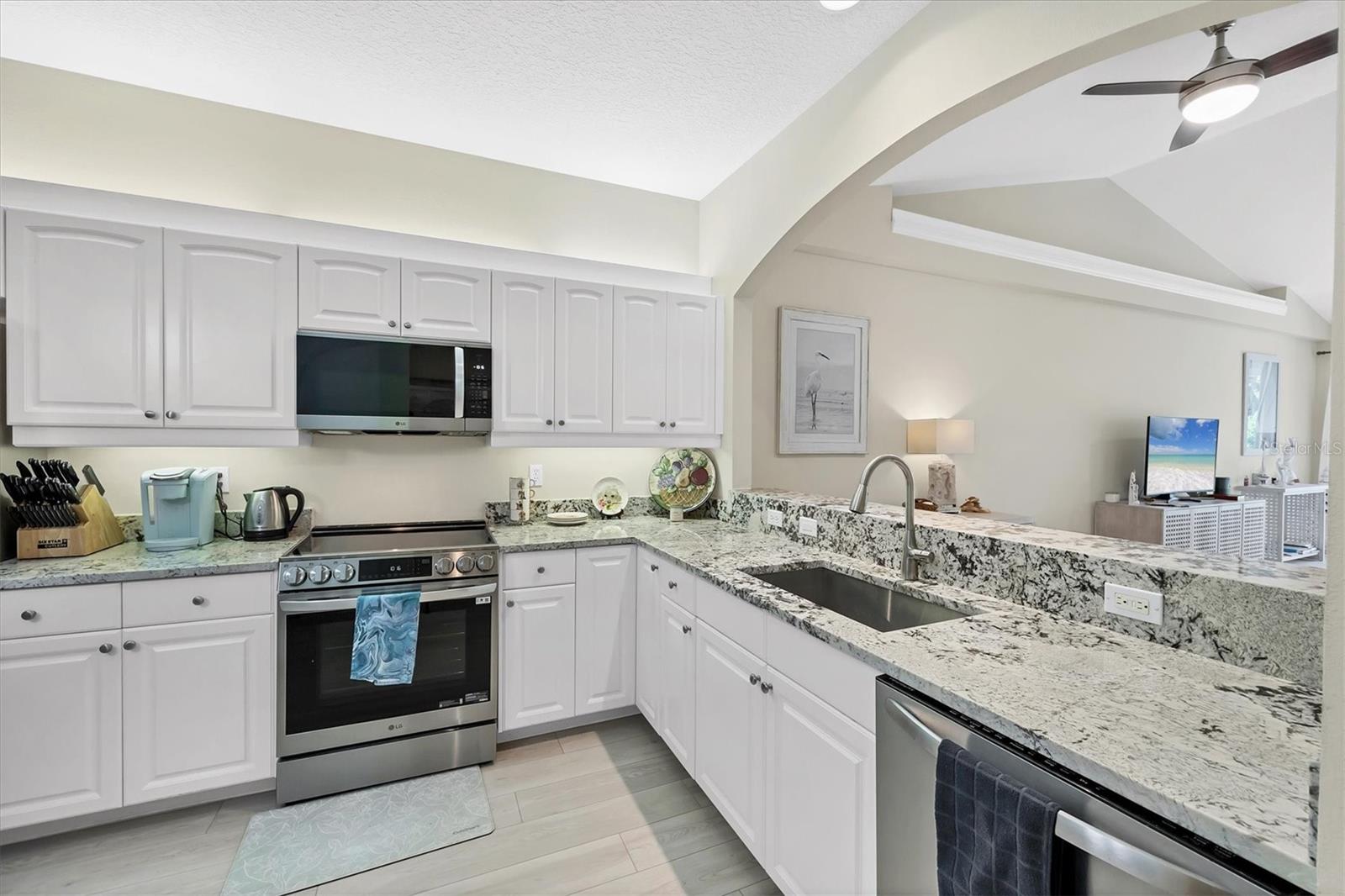 Image 8 of 30 For 796 Tartan Drive 796