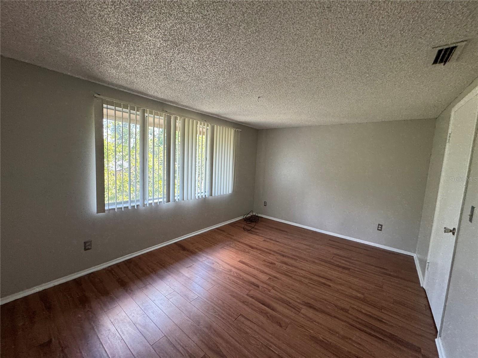Image 8 of 18 For 7505 Pitch Pine Circle 123