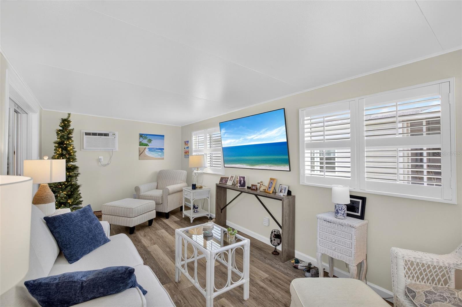 Image 12 of 79 For 537 San Clemente Circle