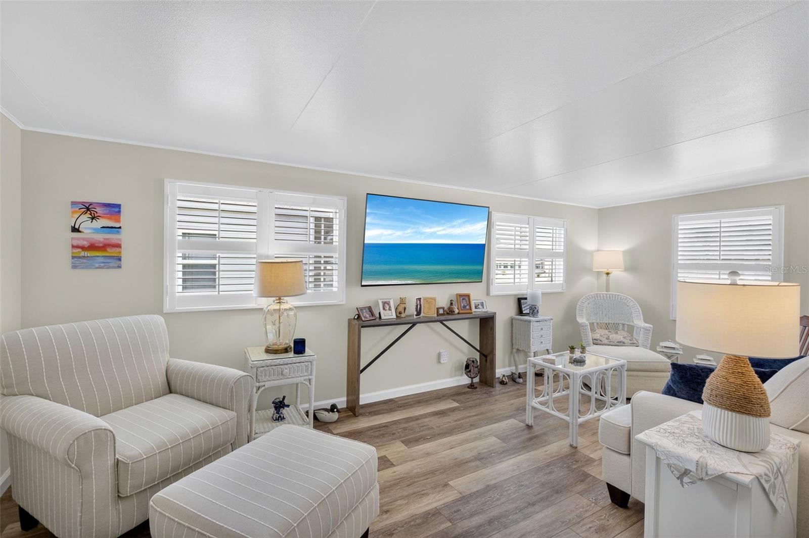 Image 13 of 79 For 537 San Clemente Circle