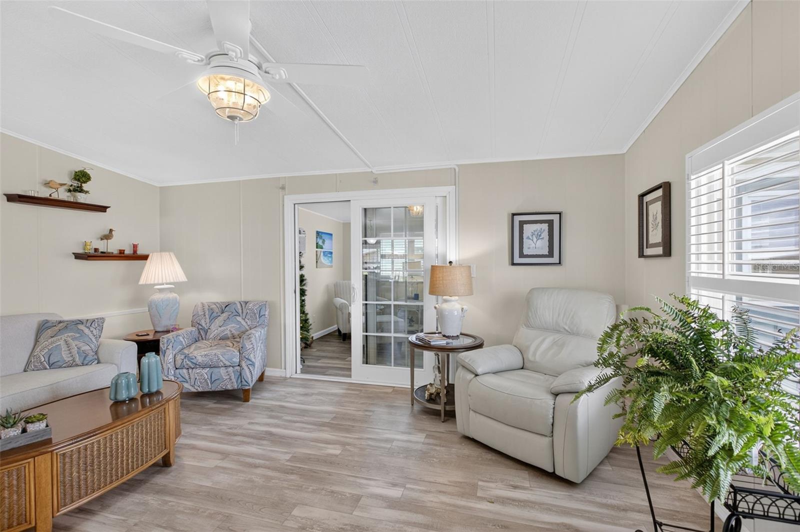 Image 15 of 79 For 537 San Clemente Circle