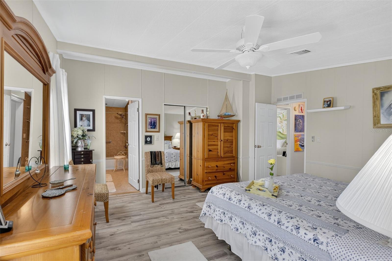 Image 17 of 79 For 537 San Clemente Circle