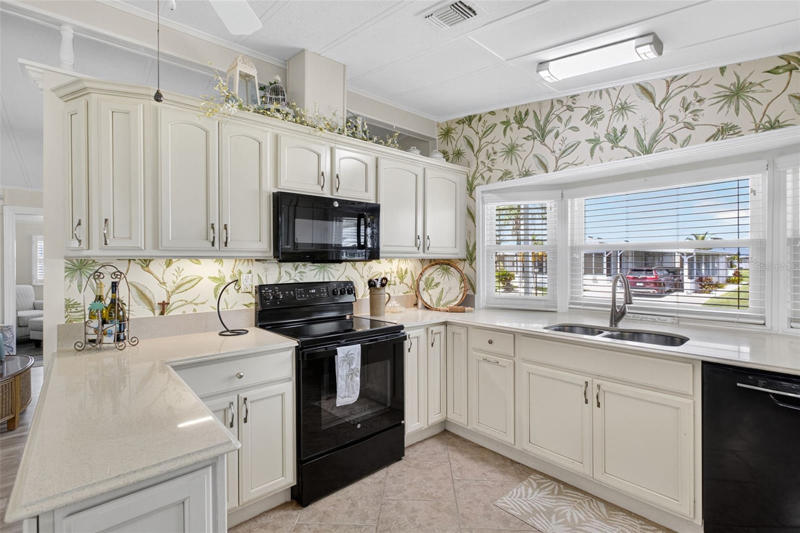 Image 6 of 79 For 537 San Clemente Circle