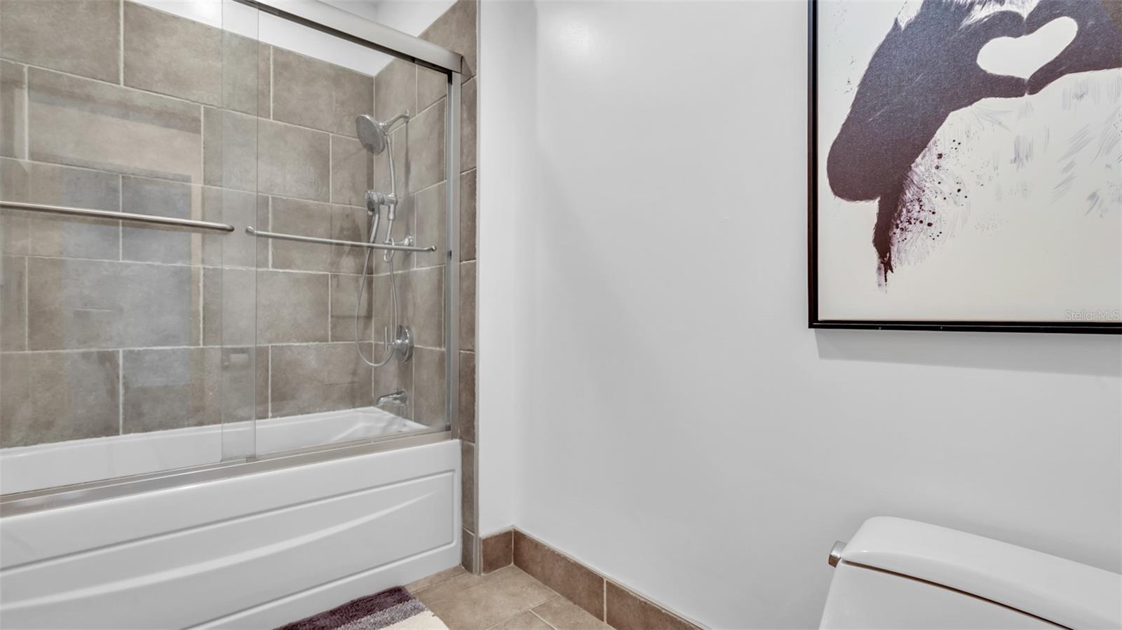 Image 11 of 42 For 101 12th Street 302