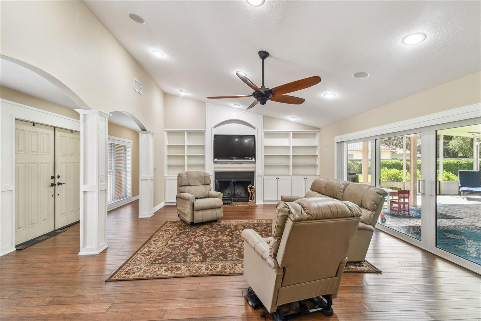 Image 10 of 66 For 704 Centerbrook Drive