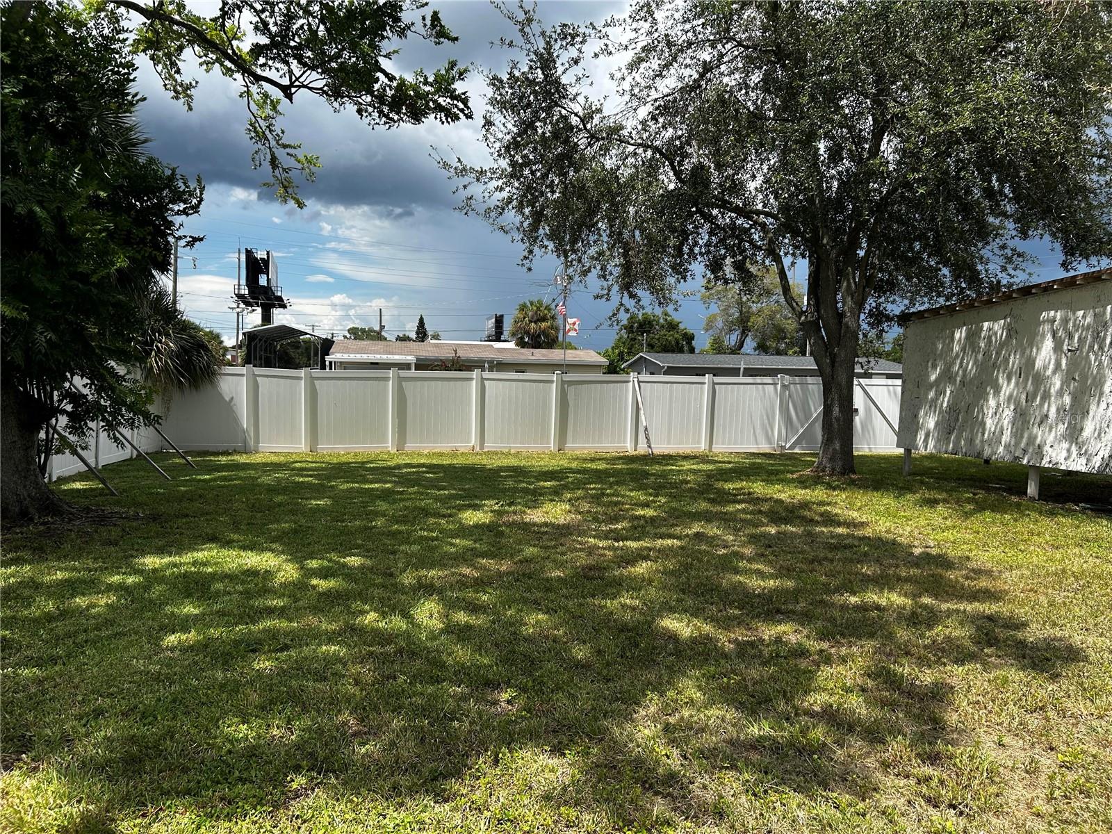 Image 4 of 18 For 5120 Town N Country Boulevard