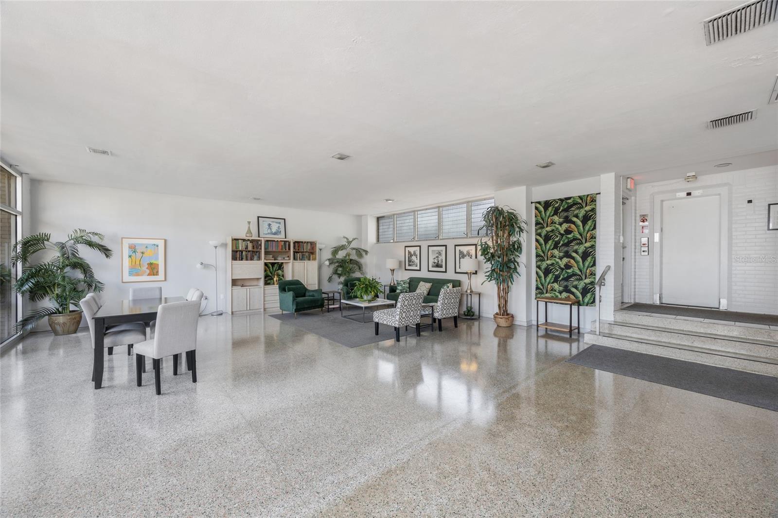 Image 17 of 20 For 750 Burlington Avenue N 2a