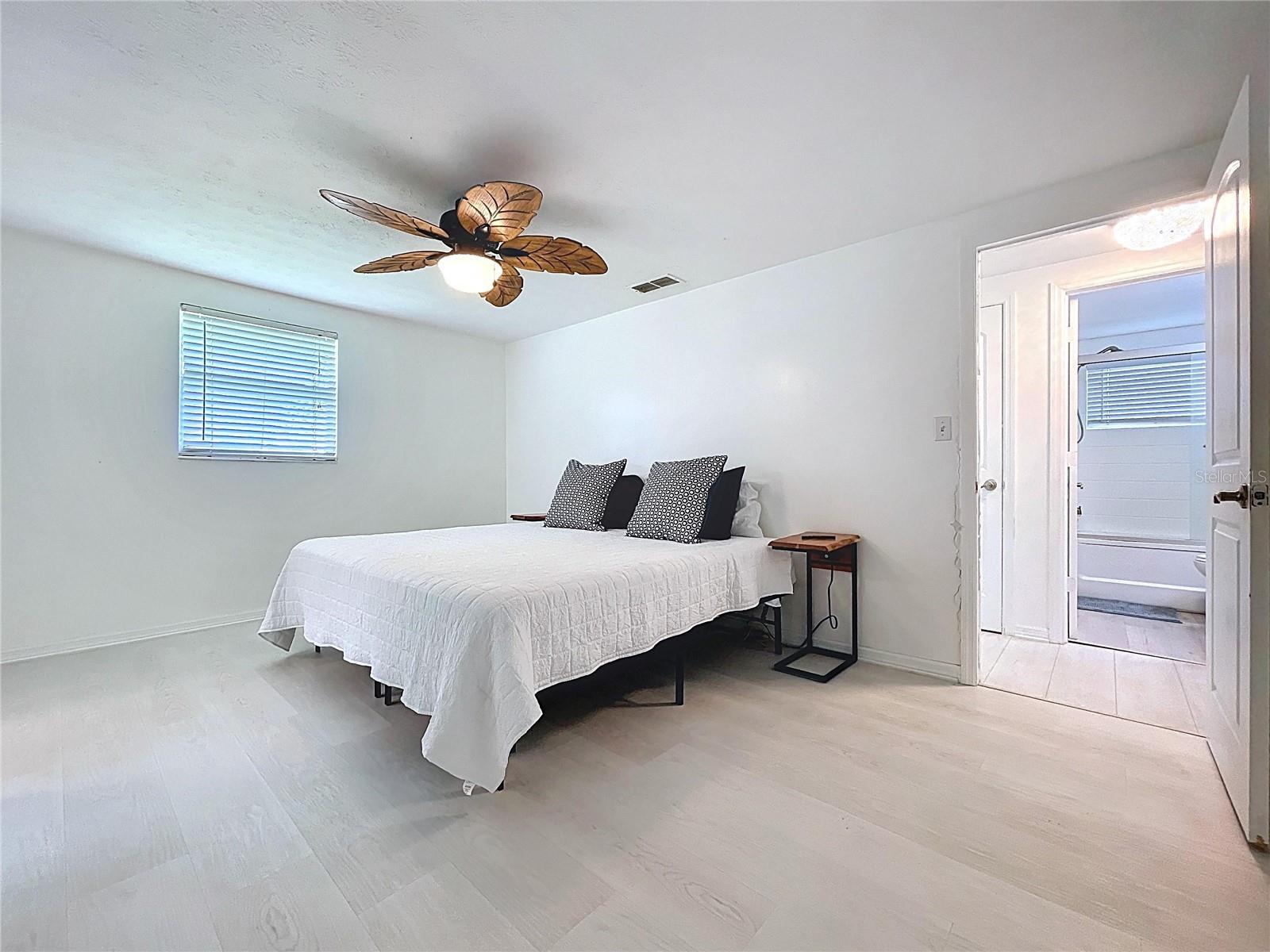 Image 23 of 31 For 2107 Harrison Drive