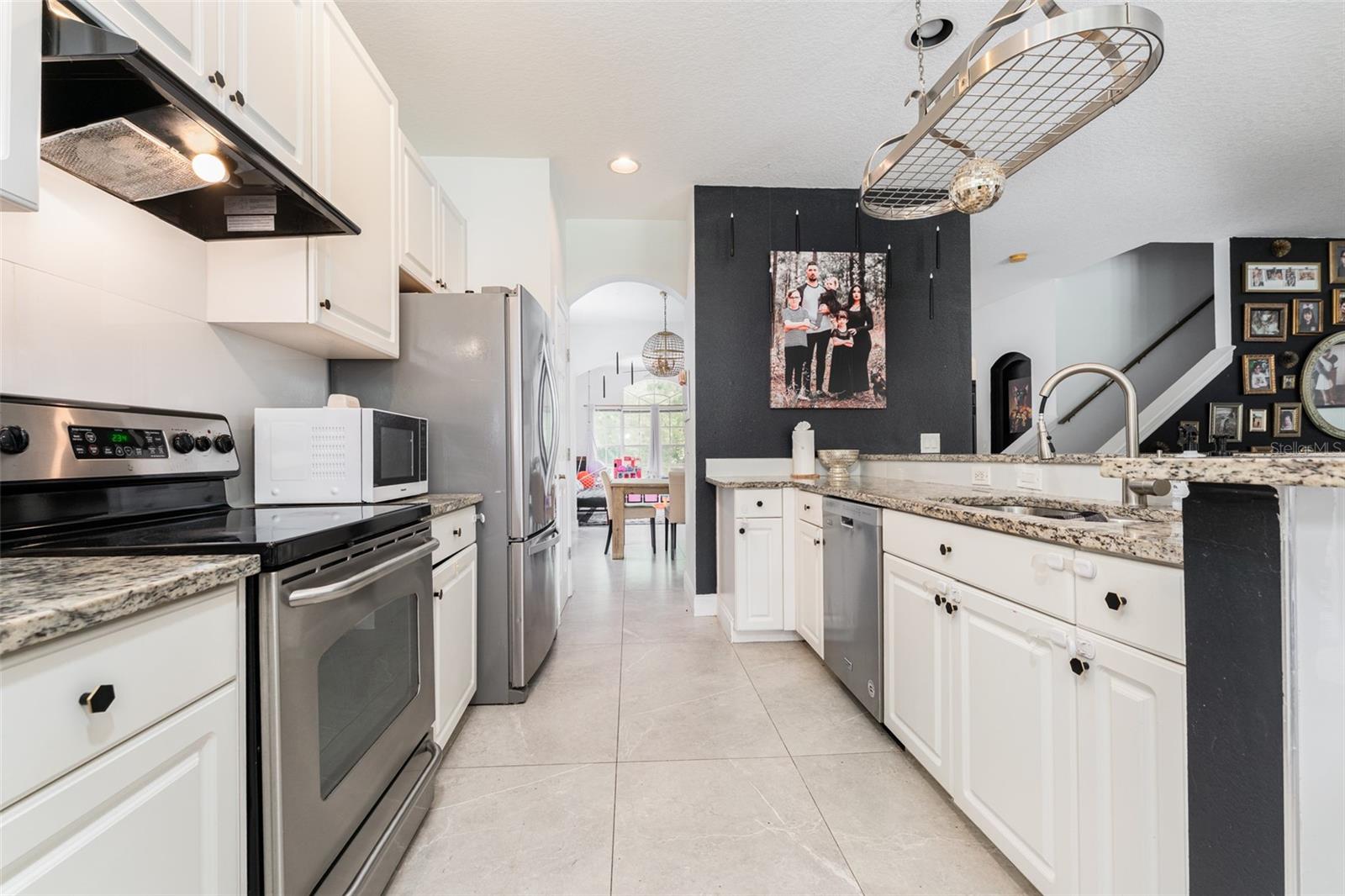 Listing photo id 8 for 8050 Diablo Court