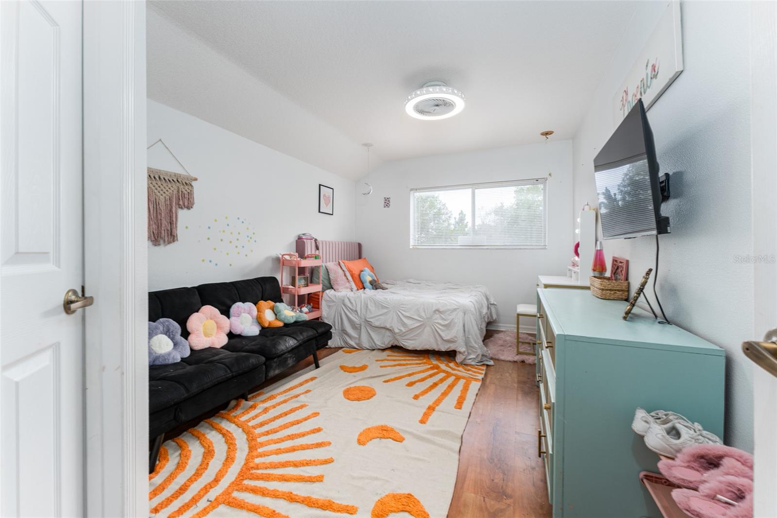 Listing photo id 19 for 8050 Diablo Court