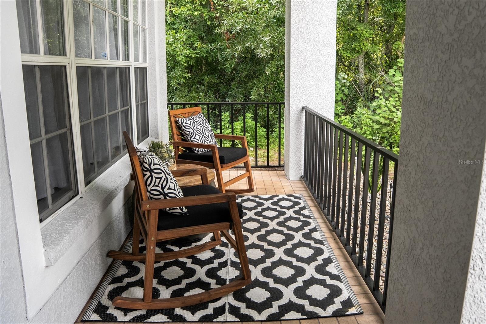 Listing photo id 2 for 8050 Diablo Court