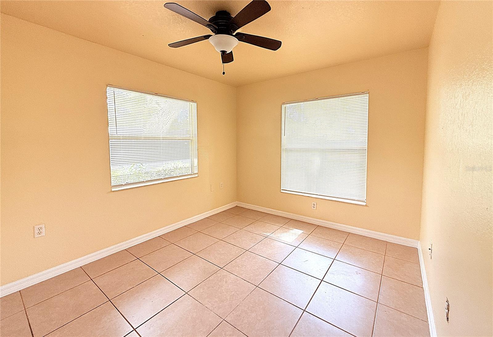 Image 15 of 18 For 976 22nd Avenue S 111