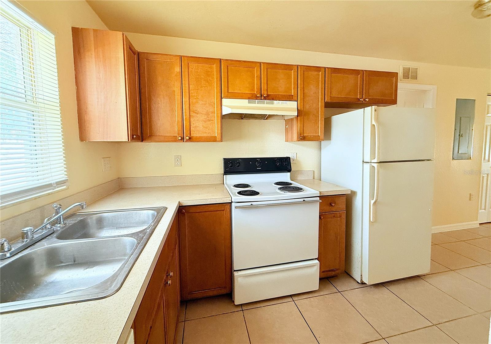 Image 7 of 18 For 976 22nd Avenue S 111