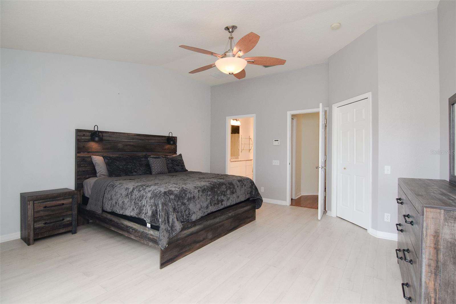 Image 14 of 24 For 6662 82nd Terrace N