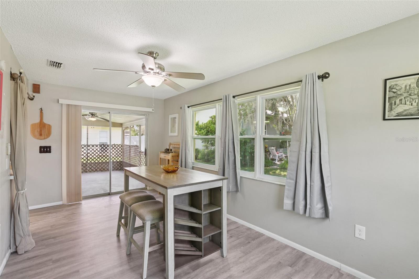 Image 12 of 26 For 6426 Meadowbrook Lane