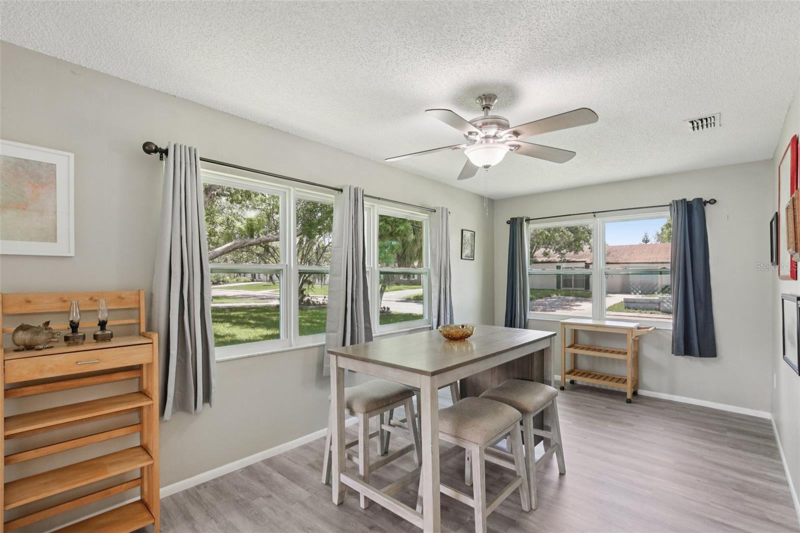 Image 13 of 26 For 6426 Meadowbrook Lane