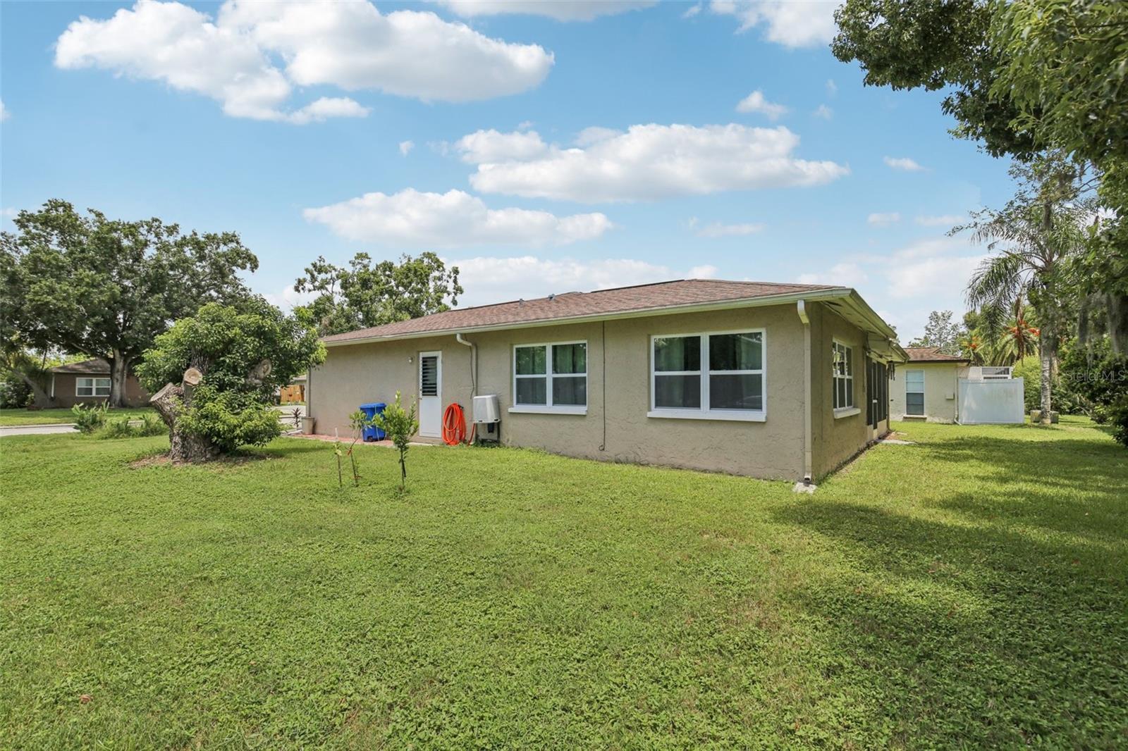 Image 15 of 26 For 6426 Meadowbrook Lane