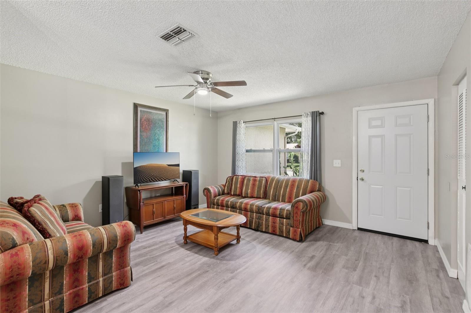 Image 2 of 26 For 6426 Meadowbrook Lane