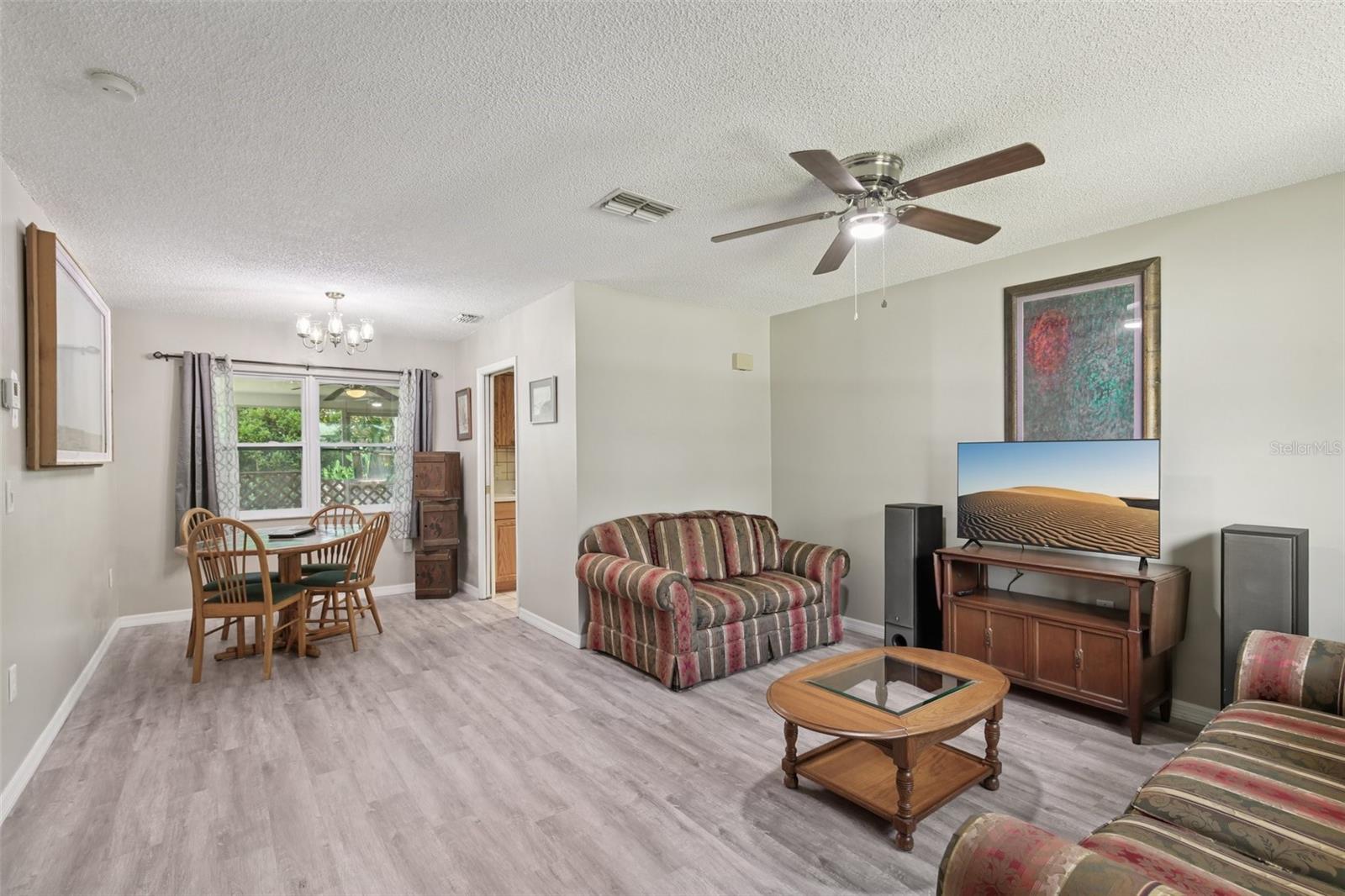 Image 3 of 26 For 6426 Meadowbrook Lane