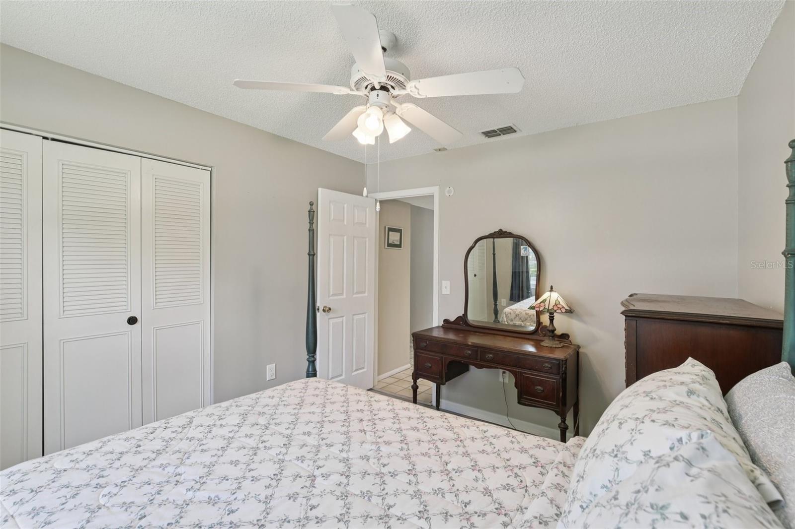 Image 6 of 26 For 6426 Meadowbrook Lane