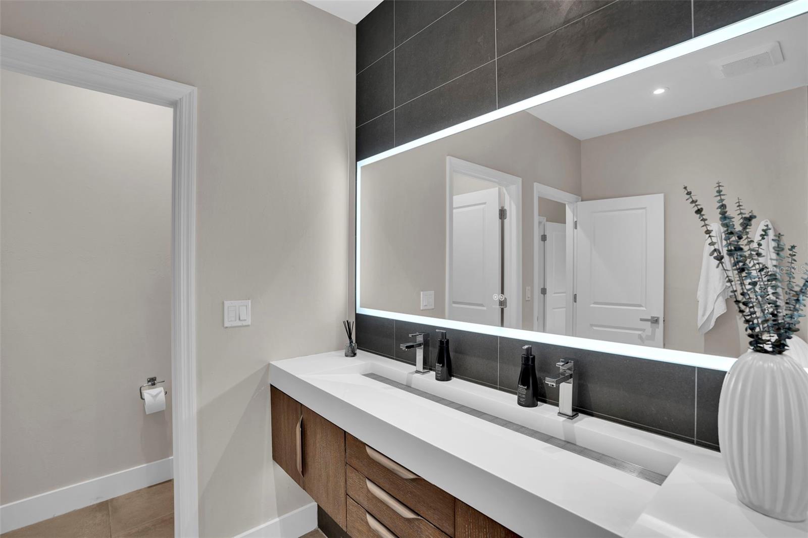 Image 23 of 36 For 9453 Montebello Way 104