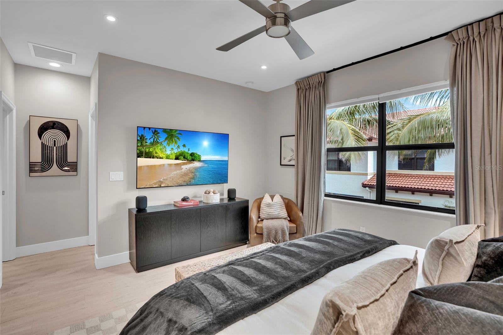 Image 27 of 36 For 9453 Montebello Way 104