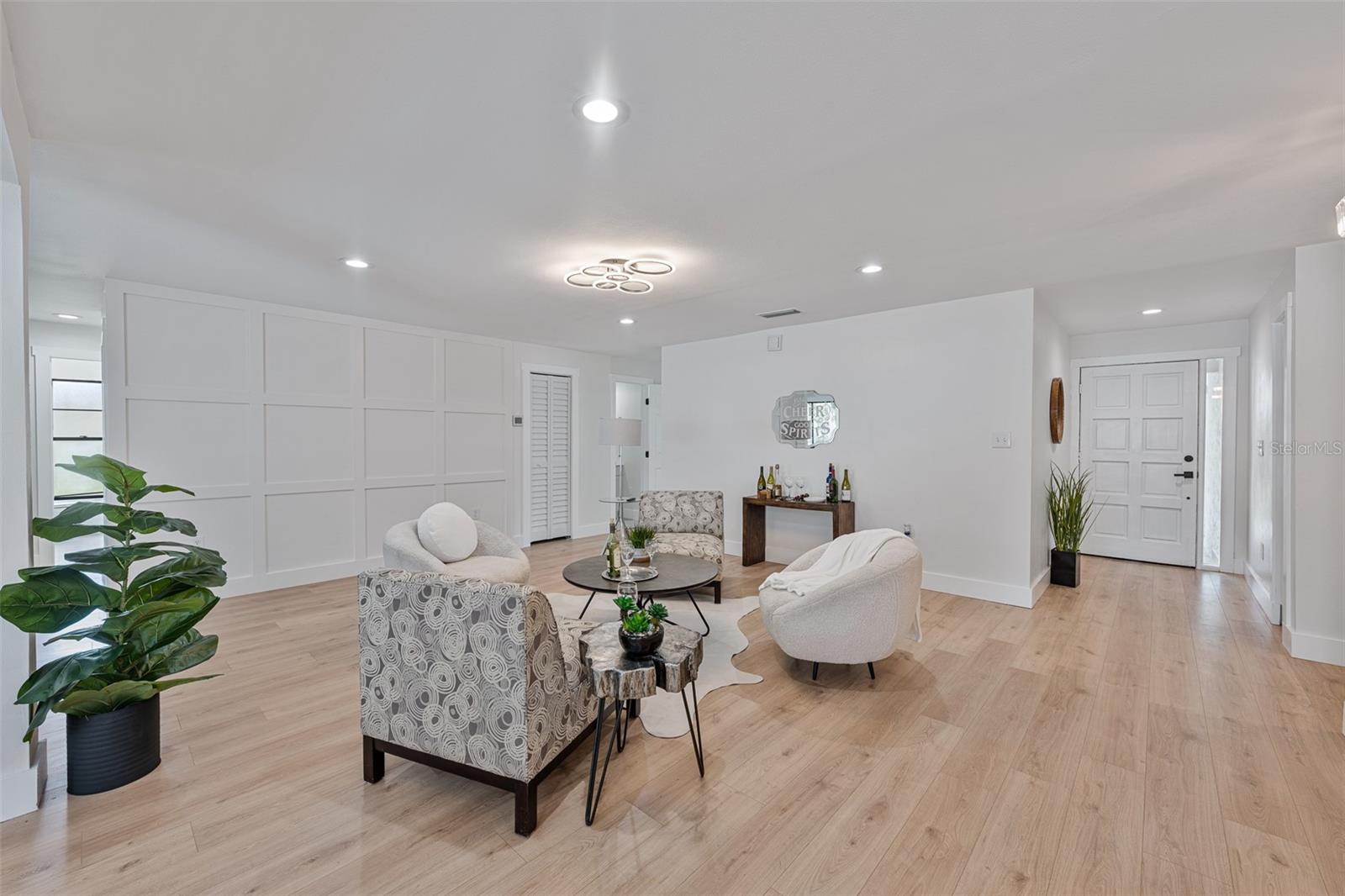 Image 4 of 43 For 14043 Wolcott Drive