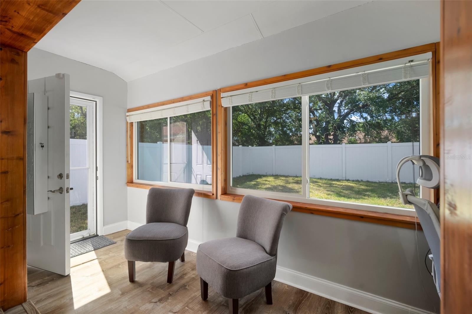 Image 12 of 69 For 4710 Grainary Avenue