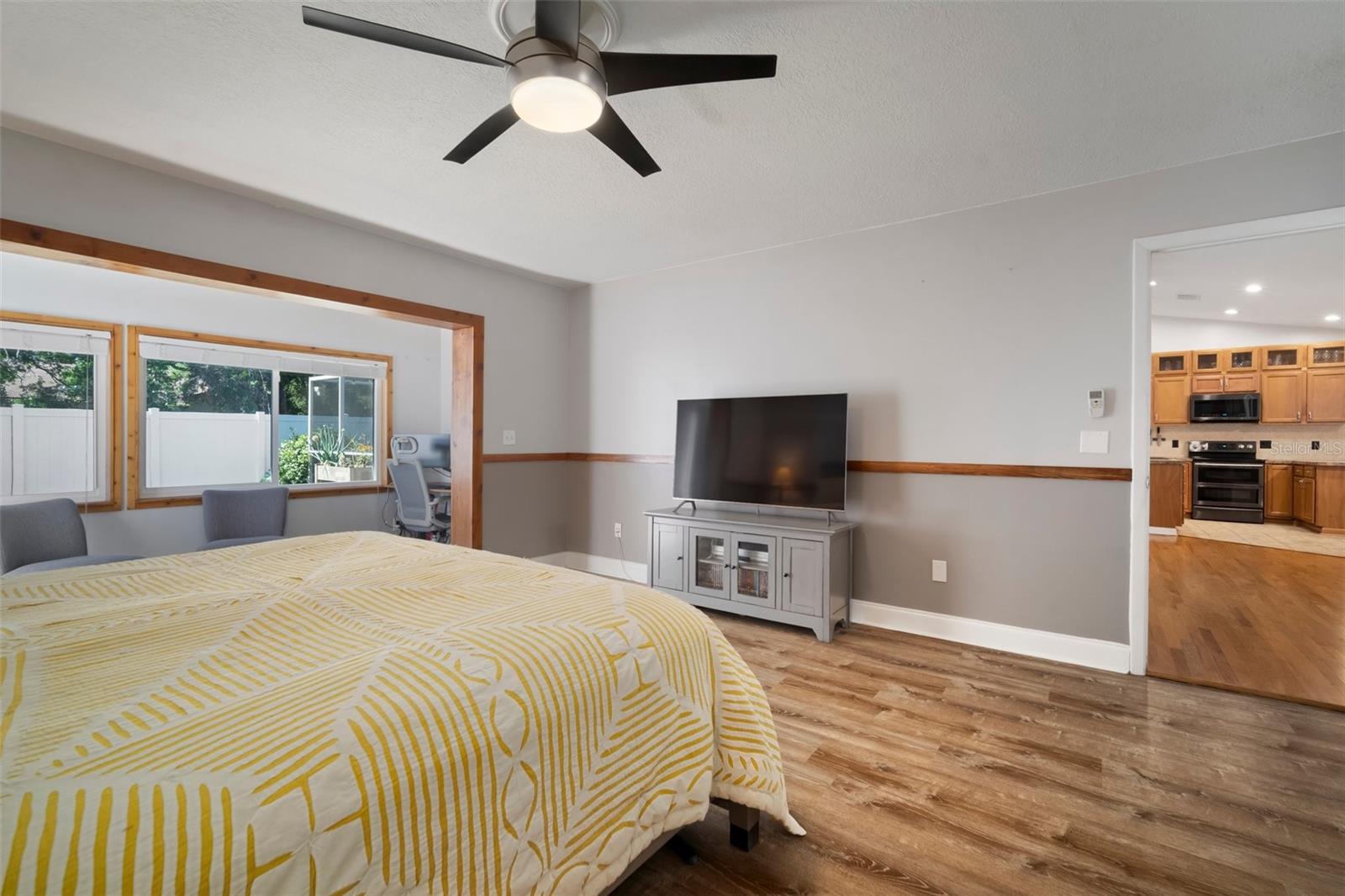 Image 14 of 69 For 4710 Grainary Avenue