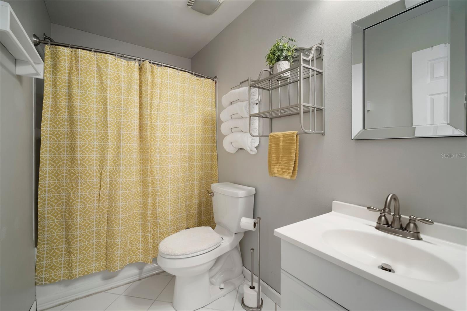 Image 19 of 69 For 4710 Grainary Avenue