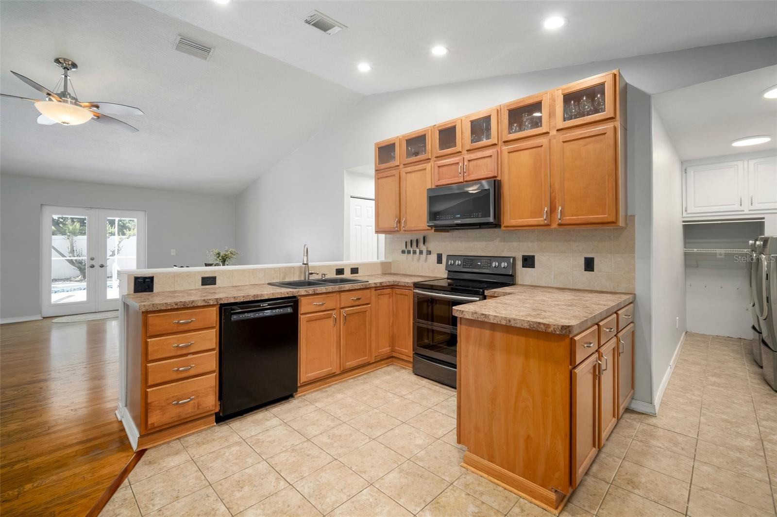 Image 37 of 69 For 4710 Grainary Avenue