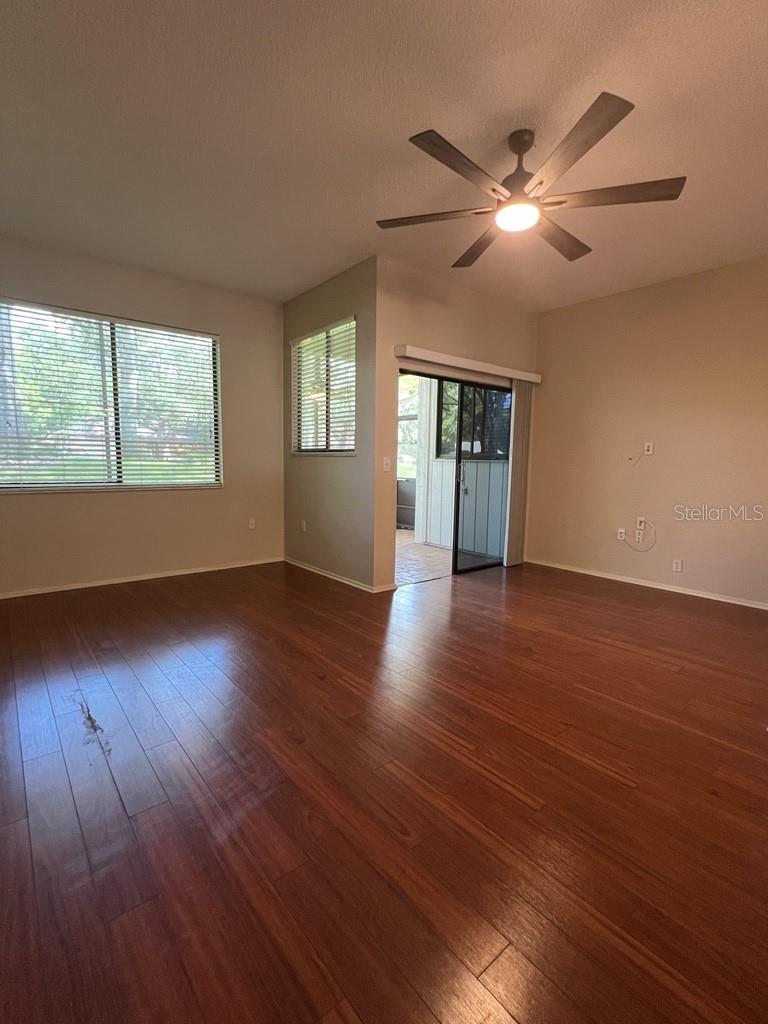 Image 18 of 30 For 450 Lakeview Drive 14