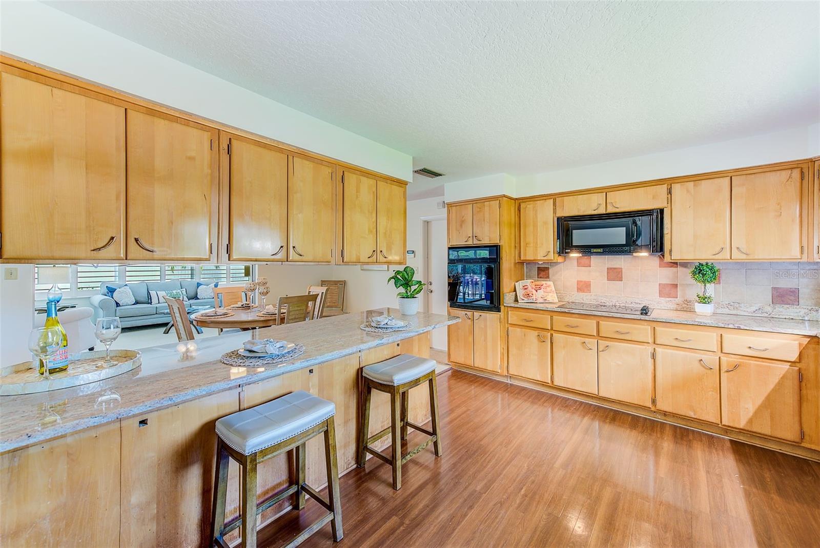 Image 14 of 56 For 1847 Oak Lake Drive