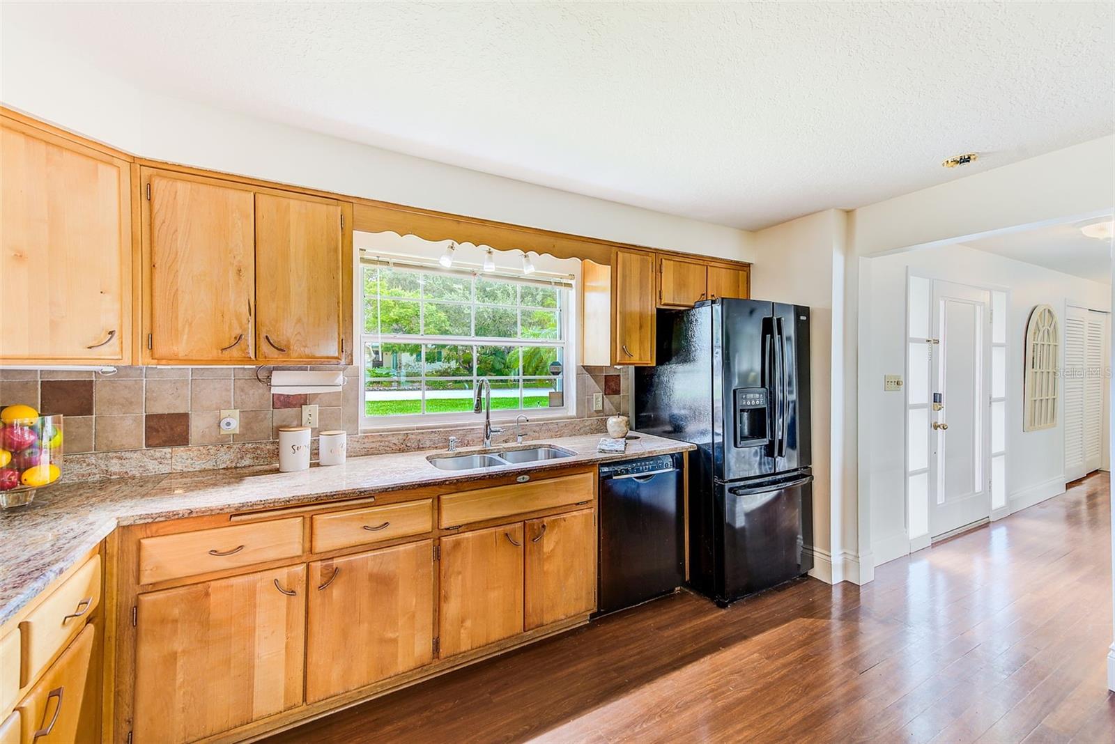 Image 17 of 56 For 1847 Oak Lake Drive