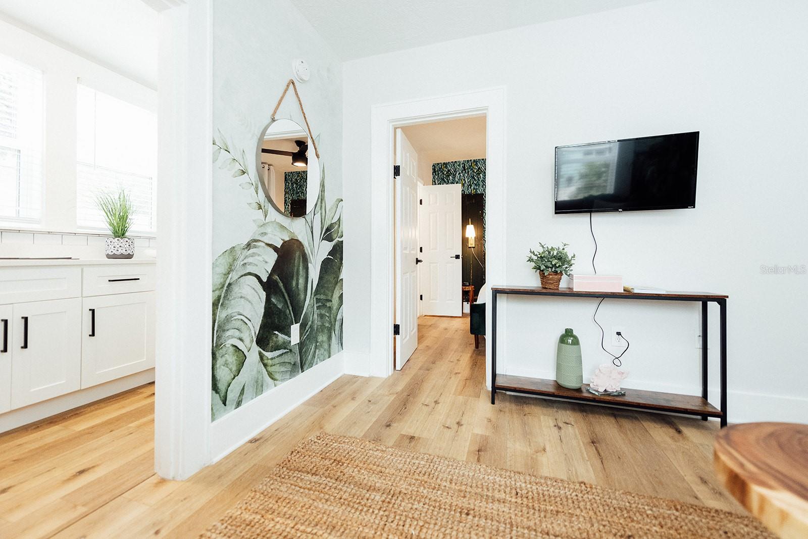 Image 6 of 40 For 809 10th Avenue N 2