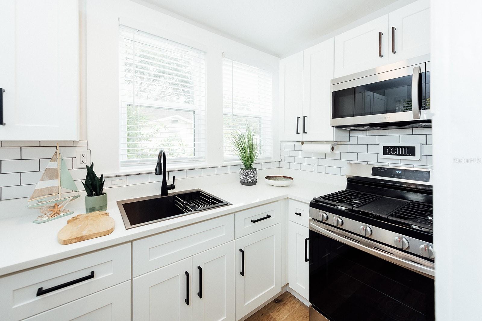 Image 8 of 40 For 809 10th Avenue N 2